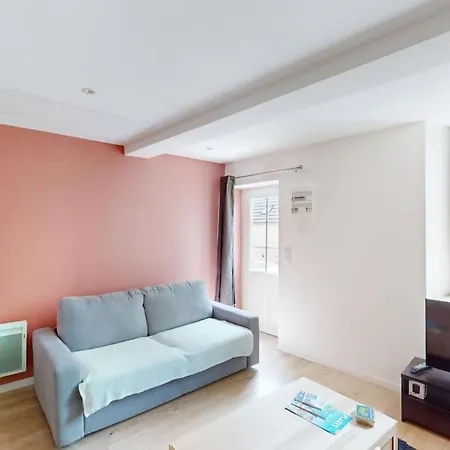 Charme, & A Pied לוק-סור-מר